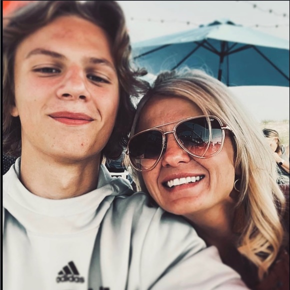 Meet your Posher, Annie - Picture 2 of 6